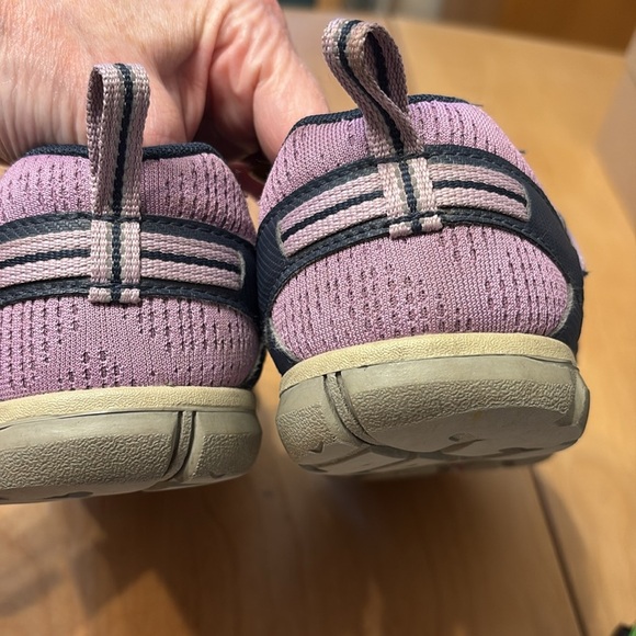 Keen Women’s Chandler CNX Sneaker.  Size 5 - Picture 4 of 9